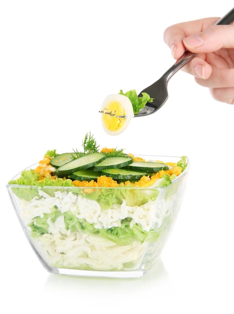 Príprava šalátu v misy